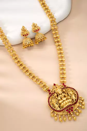 gold-plated stone-studded & beaded jewellery set
