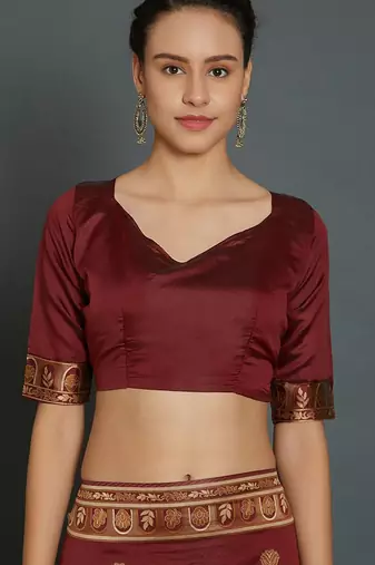 maroon maroon & beige ethnic motifs zari silk blend banarasi saree