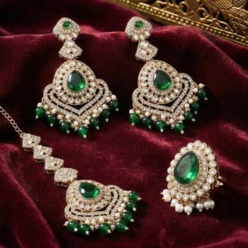 gold-plated kundan maang tika and earrings 2