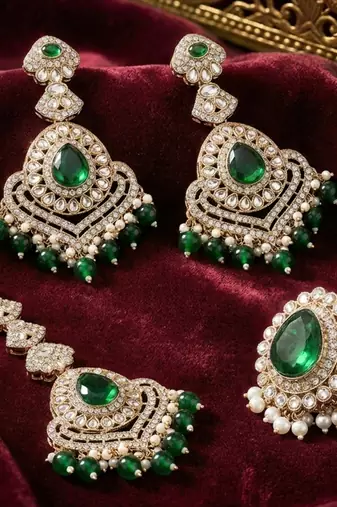 gold-plated kundan maang tika and earrings