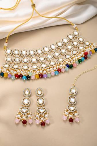 gold-plated stone-studded & beaded jewellery set