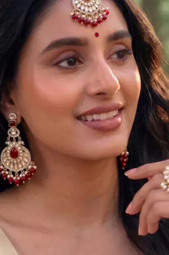 gold-plated antique kundan maang tika and earrings