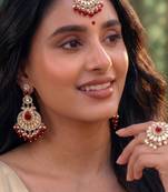 gold-plated antique kundan maang tika and earrings