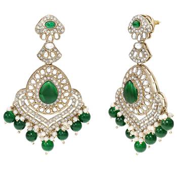 gold-plated kundan maang tika and earrings 4