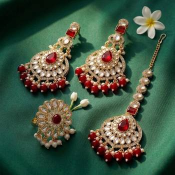 gold-plated antique kundan maang tika and earrings 2