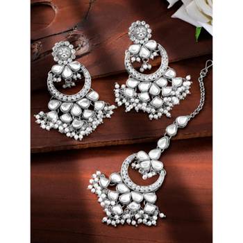 silver-plated crystal-studded & beaded jewellery set with maangtikka 1