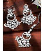 silver-plated crystal-studded & beaded jewellery set with maangtikka