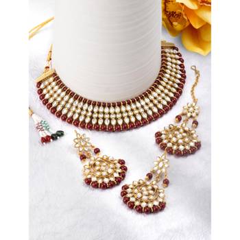 gold-plated kundan-studded jewellery set 1