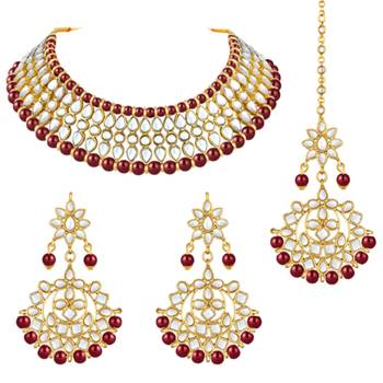 gold-plated kundan-studded jewellery set 3