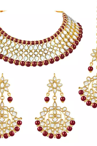 gold-plated kundan-studded jewellery set