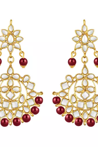 gold-plated kundan-studded jewellery set