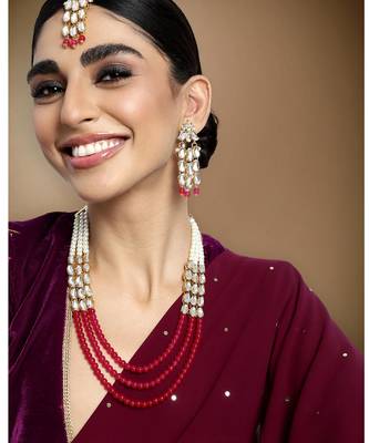 magenta gold-plated kundan studded jewellery set 2