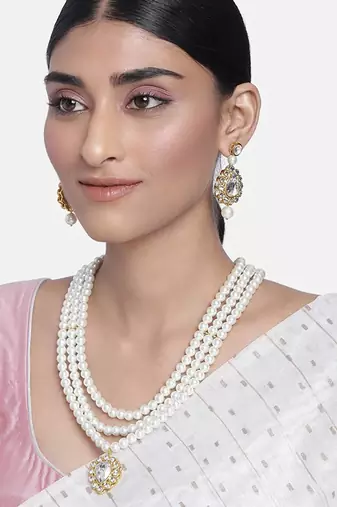 women white & gold-plated traditional pearl jewellery set