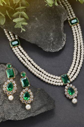 green & white gold-plated kundan long necklace earring jewellery set
