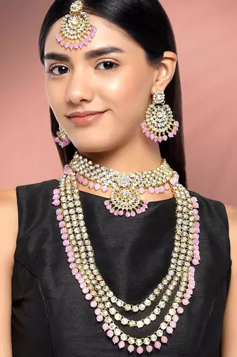 gold-plated kundan-studded & beaded jewellery set