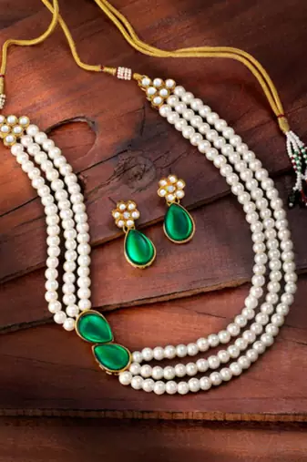 white & green gold-plated beaded layered jewellery set