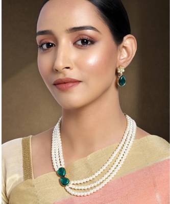 white & green gold-plated beaded layered jewellery set 2