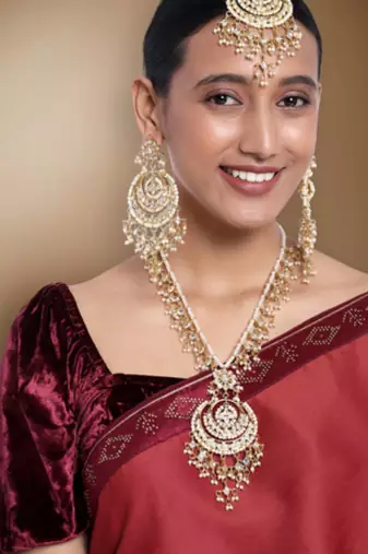white gold-plated kundan & pearl jewellery set