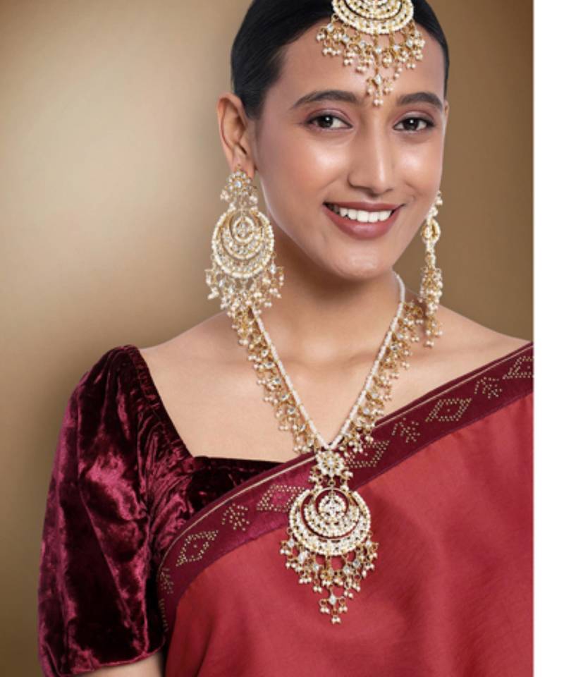 white gold-plated kundan & pearl jewellery set