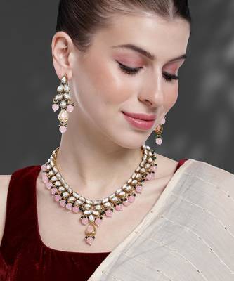 gold-plated kundan-studded jewellery set 2