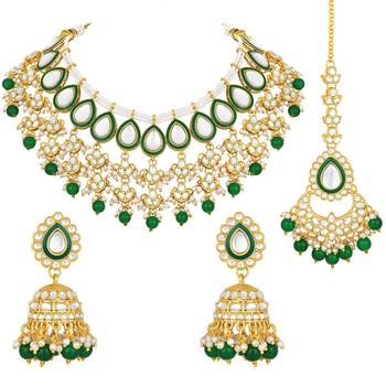 gold-plated kundan studded choker jewellery set with maang tikka 1