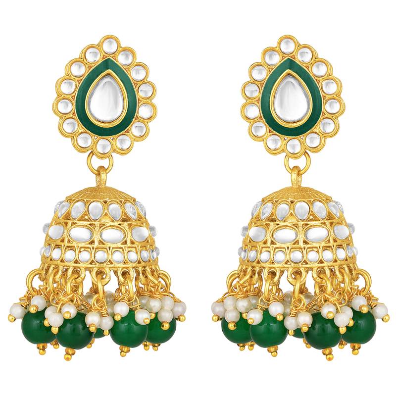 gold-plated kundan studded choker jewellery set with maang tikka