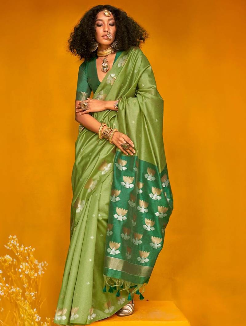 green woven design zari silk blend jamdani saree