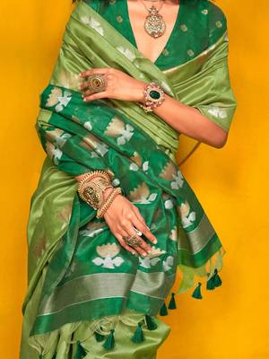 green woven design zari silk blend jamdani saree 4