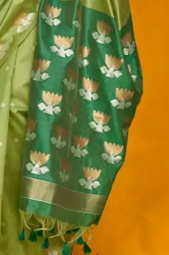 green woven design zari silk blend jamdani saree