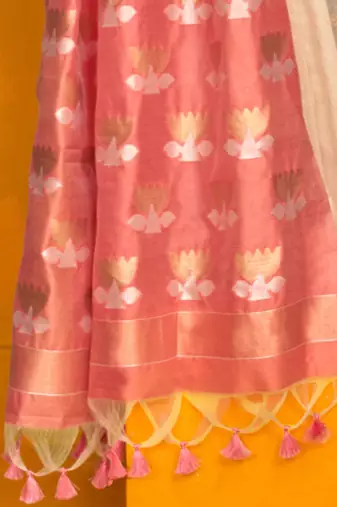 cream woven design zari silk blend jamdani saree