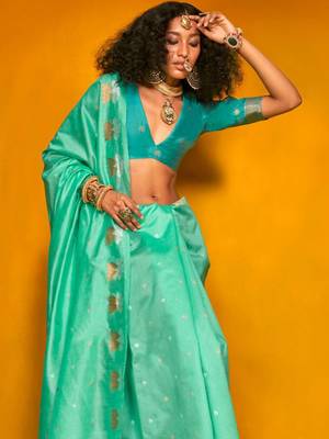 turquoise woven design zari silk blend jamdani saree 4
