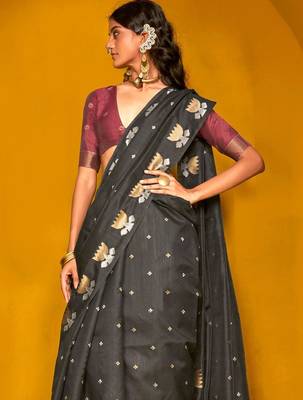 black woven design zari silk blend jamdani saree 3