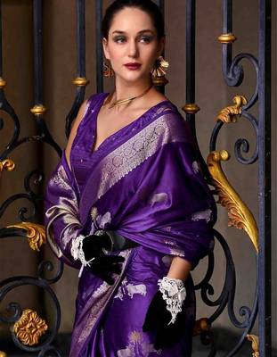 violet woven design zari banarasi saree with unstitched blouse piece 3