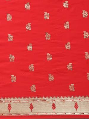 red red woven design zari silk blend paithani saree 4