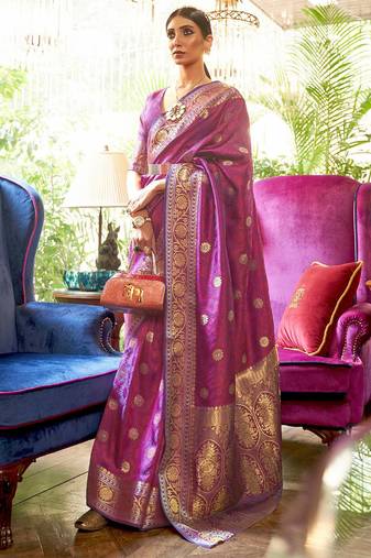 magenta magenta & gold-toned floral zari silk blend banarasi saree