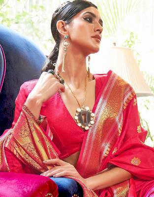 pink pink & golden floral zari silk blend banarasi saree 2
