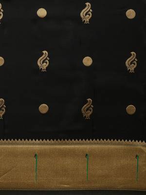 Maroon embellished saree with border 4
