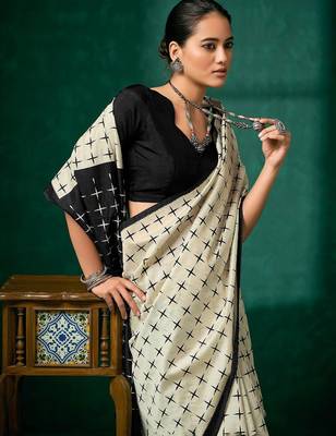off_white off white & black geometric block print saree 3