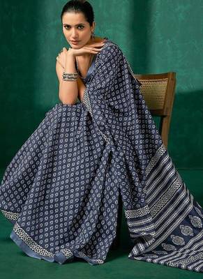grey grey & white ethnic motifs printed bagh saree 2