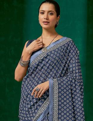 grey grey & white ethnic motifs printed bagh saree 3