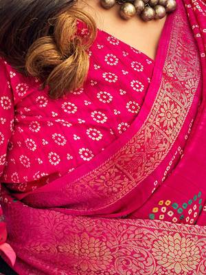 pink bandhani printed zari sungudi saree 5