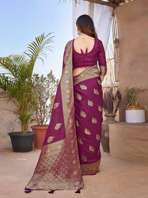 yellow woven design pure cotton banarasi saree 3