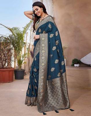 Magenta embellished mirror work organza saree 2