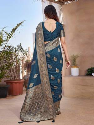 Magenta embellished mirror work organza saree 3