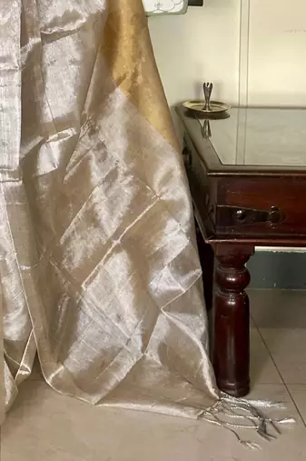 beige tissue designer kasavu saree