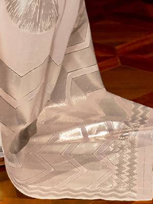 cream cream-coloured & silver-toned floral silk blend muga saree 4