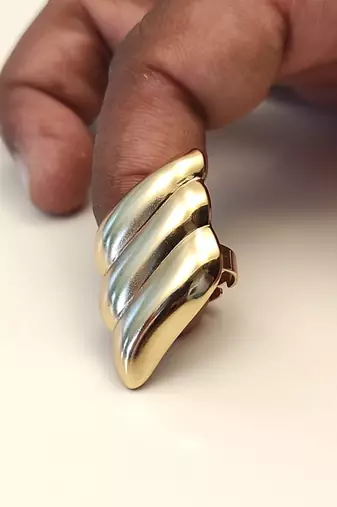 Stainless steel, anti-tarnish, gloss finish, hypoallergenic, open band trendy wave