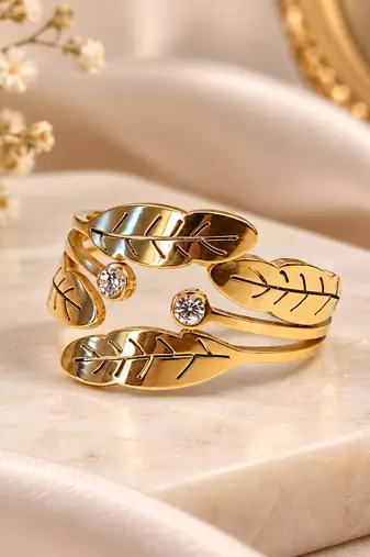 Stainless steel, anti-tarnish, hypoallergenic, gloss finish