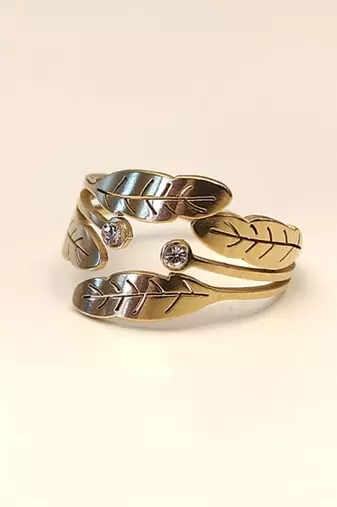 Stainless steel, anti-tarnish, hypoallergenic, gloss finish