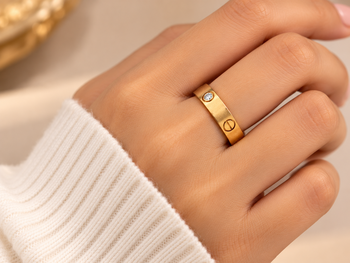 Stainless steel, anti-tarnish, hypoallergenic, screw motif design, diameter gold 1